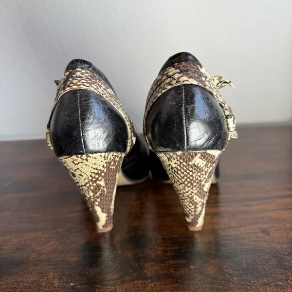 Aldo Black and Cream Heels Sleek Pointed Toe - Image 4