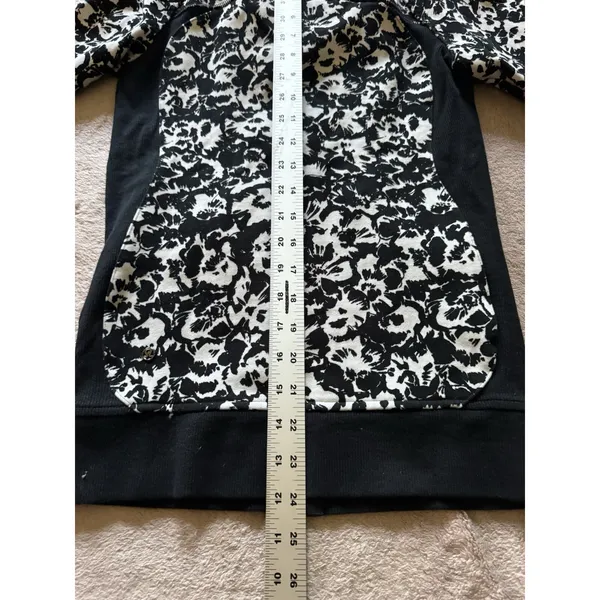 Lululemon Womens Cozy Cuddle Up Jacket Fleur Sombre White Black Fleece Sz 2 - Image 11