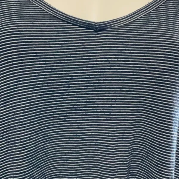 NINE West - Image 2