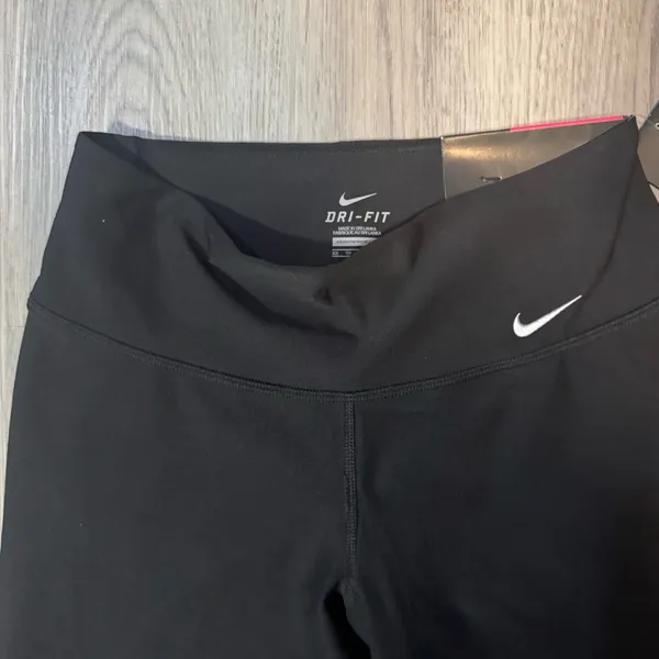 Nike XS Regular Fit Black Yoga pants NWT - Image 2
