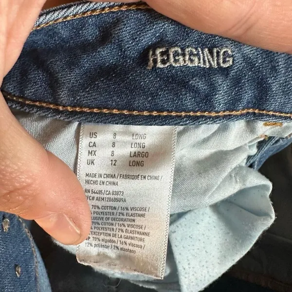 American Eagle distressed medium wash 8 long jeggings - Image 2