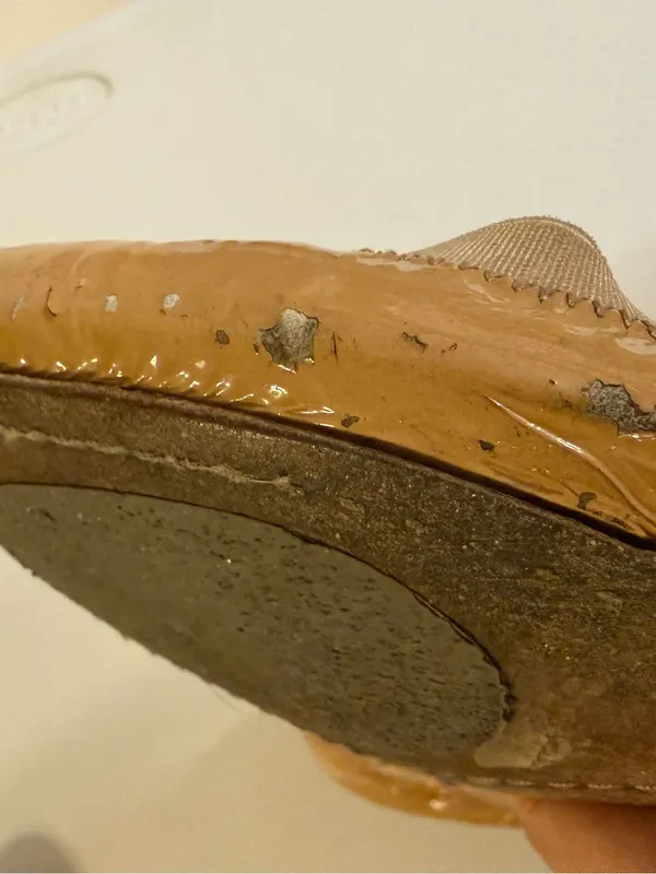 Tory Burch Caroline Ballet Flats Beige Patented Leather Gold/Tan Enamel Logo 8.5 - Image 3