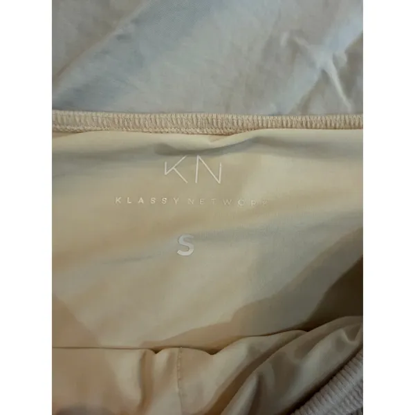 Klassy Network Bra Top Off the Shoulder Size Small - Image 5