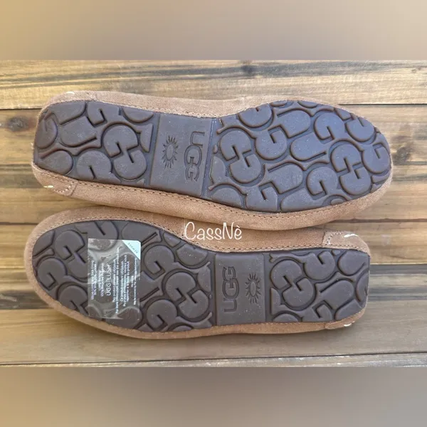 UGG Women’s Ansley Slipper Sz 6 - Image 9