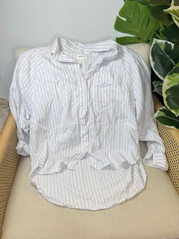 Wilfred Free Aritzia Boyfriend Linen Shirt Size XS - Image 2