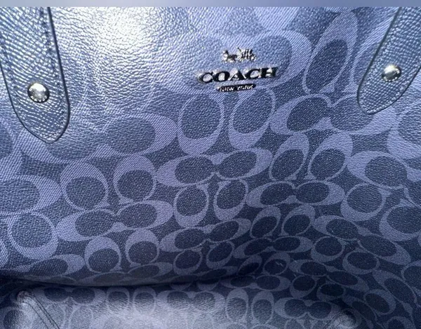 EUC reversible Coach tote with pouch - Image 4