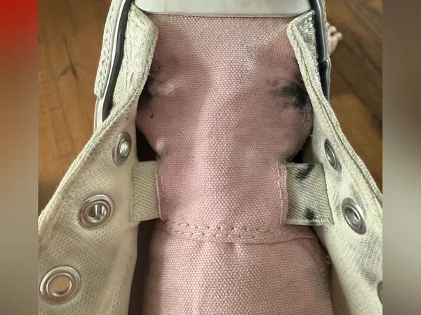 Tricolor Grey and Pink Low Rise Converse Women’s Size 6 - Image 5