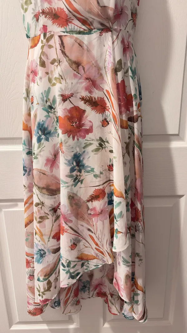 Calvin Klein Floral Chiffon Maxi Dress Size 6 – Surplice V-Neck, Lined, Summer - Image 5