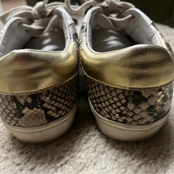 Steve Madden sneakers 7.5 - Image 2