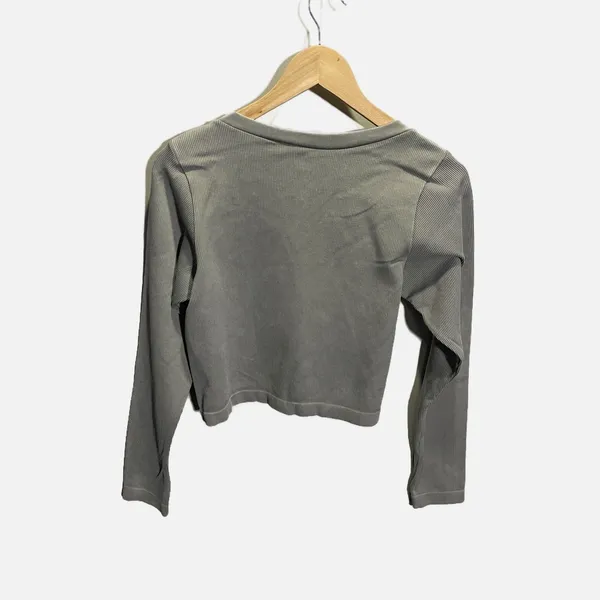 Wild Fable Womens Seamless Long Sleeve Notched Neck Ribbed Crop Top Gray‎ M - Image 4