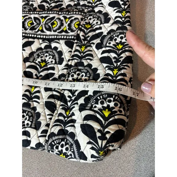 Vera Bradley Curvy Tote in Fanfare - Retired Pattern Like New‎ - Image 5