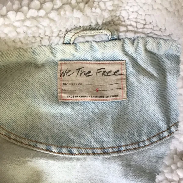 We The‎ Free People Ariel Cozy Denim Bomber Jacket S Light Blue Barn Coat - Image 5
