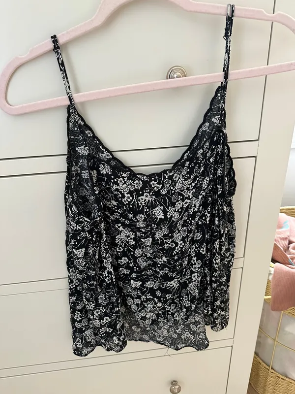 Free people black and white floral tank top - Image 3
