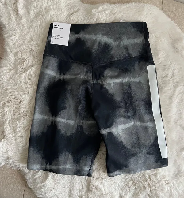 Nike One Luxe Women's 7" Mid-Rise Printed Training Shorts NWT - Image 11