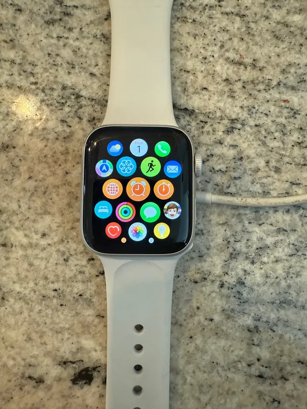 Apple Watch Series 4  - Image 2