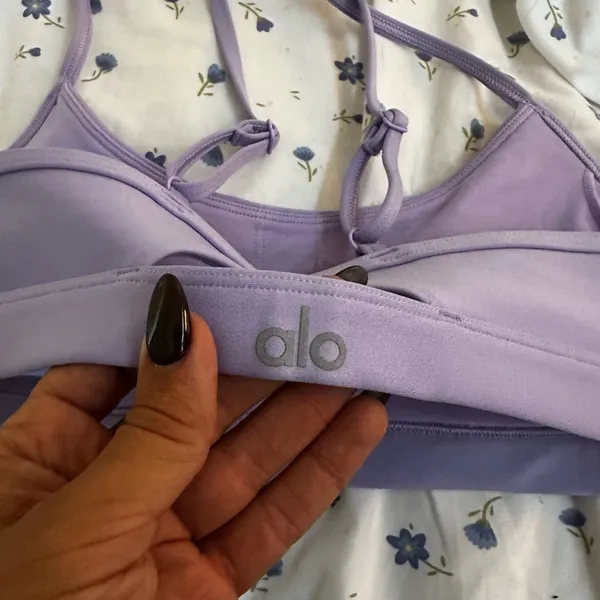 ALO Yoga Lilac Strappy Sports Bra - Image 4