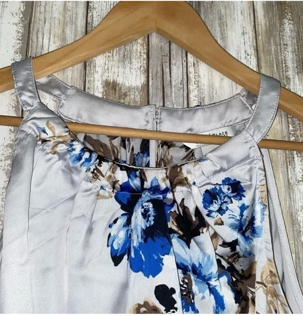 White House Black Market Lavender Floral Sleeveless Blouse •XS - Image 6