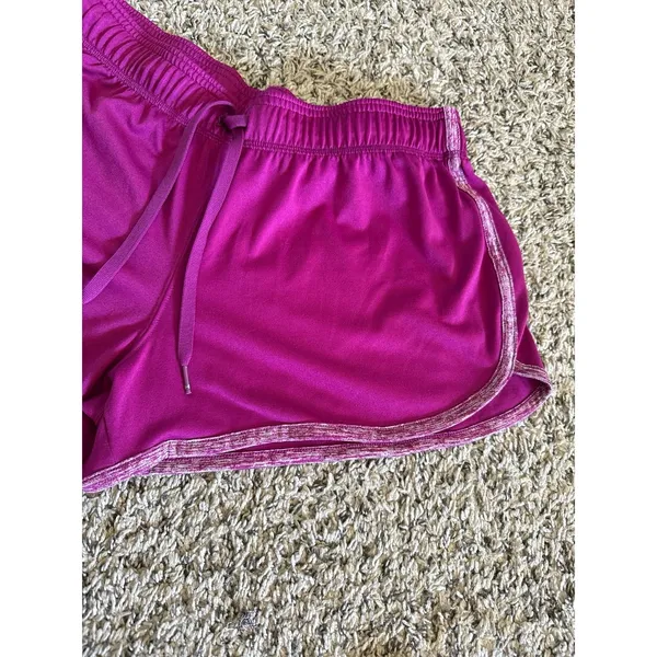 Under Armour Women's‎ Purple Heat Gear Running Shorts Size Medium - Image 3