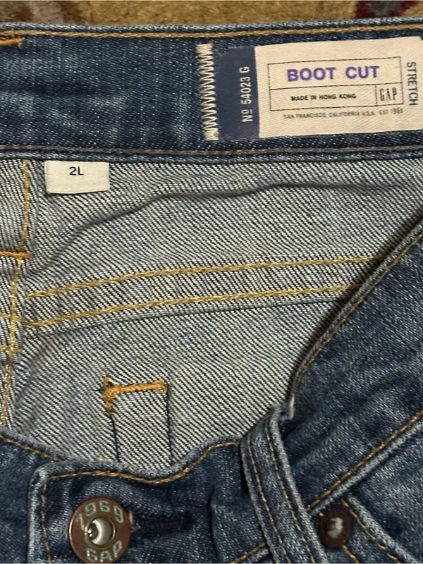 GAP Women's Bootcut Stretch Jeans in Medium Blue Wash - Image 4