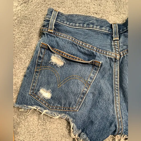 Levi's 501 Distressed Denim Women Shorts W24 - Image 11