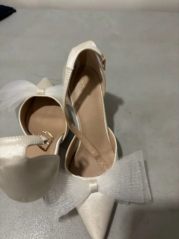 Heels White Size 7 - Image 2