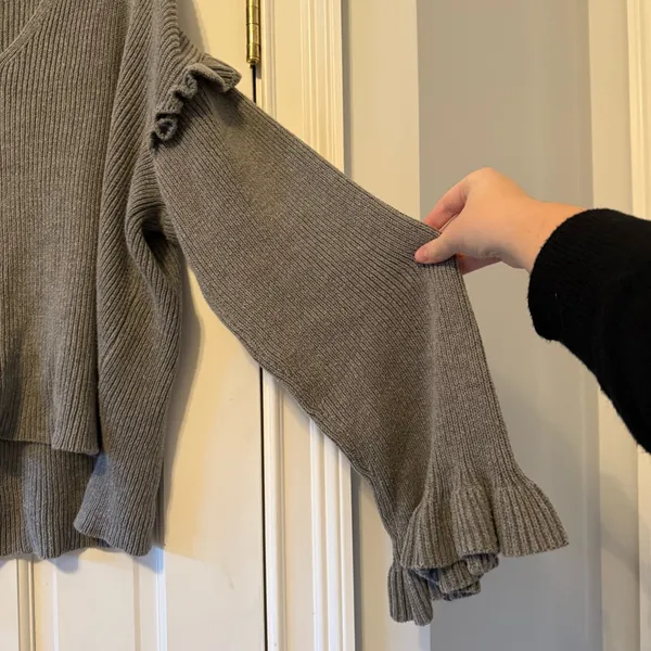 Umgee Grey Ruffle Wide Long Sleeve Knit Sweater Size Large - Image 4