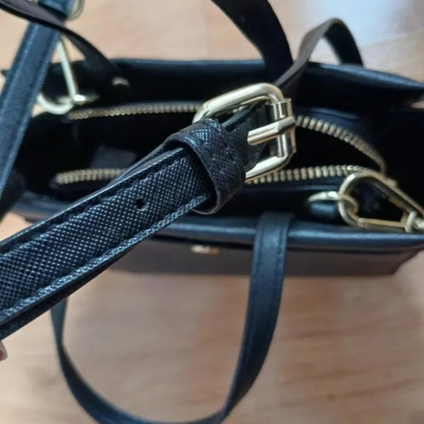 Steve Madden black leather handbag with‎ gold hardware - Image 5