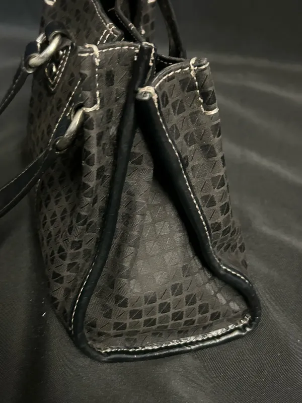 Nine & CO Black Tote Bag with Contrast Stitching - Image 5