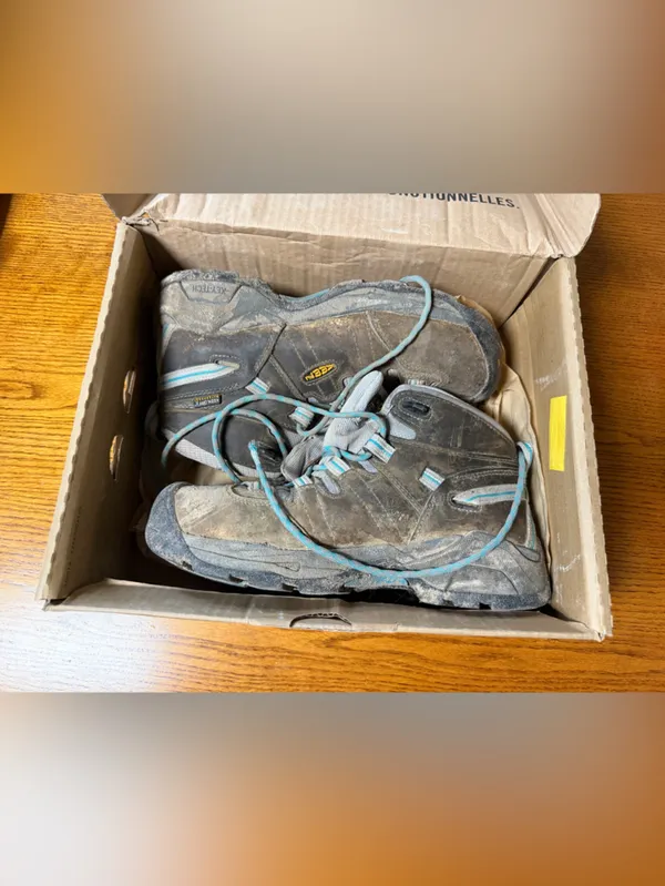 KEEN DETROIT XT MID ST Women’s 9 Wide - Image 2