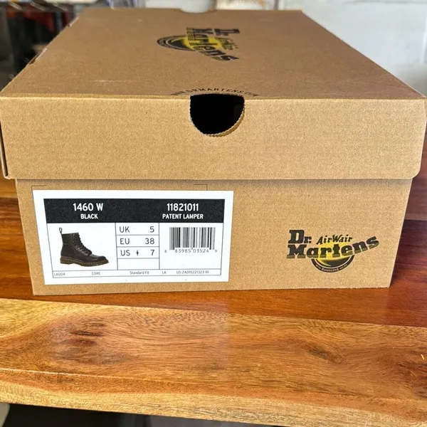 NWT Dr. Martens 1460 Women's Patent Leather Boots Fashion size 7‎ - Image 6