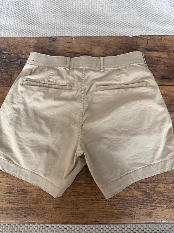 Abercrombie & Fitch Tan All Day Short 5" Inseam Size 28 - Image 3