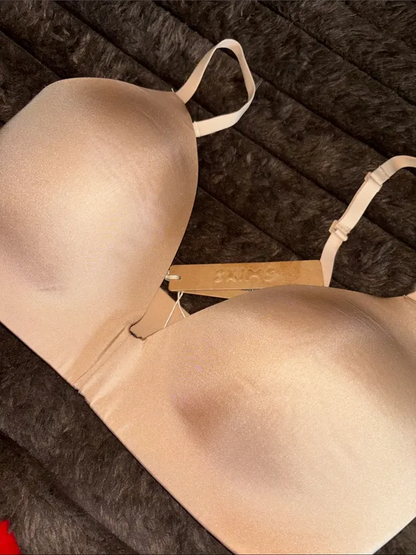 Skims Wireless T-Shirt Bra - Image 5