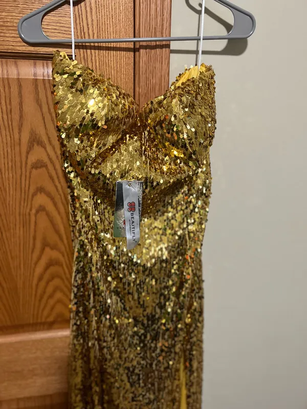 Beautifly Gold sequin gown - Image 3