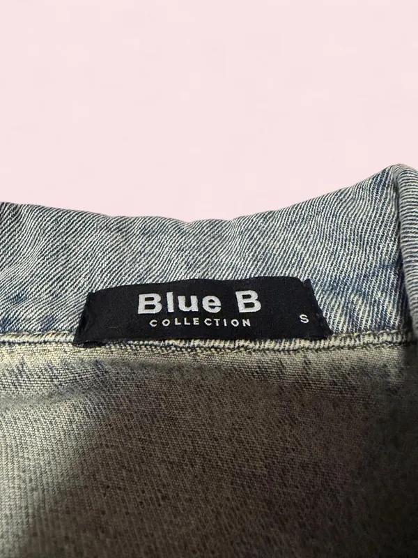 Cropped Jean Denim Jacket with Distressed & Rhinestone Detail - Image 4