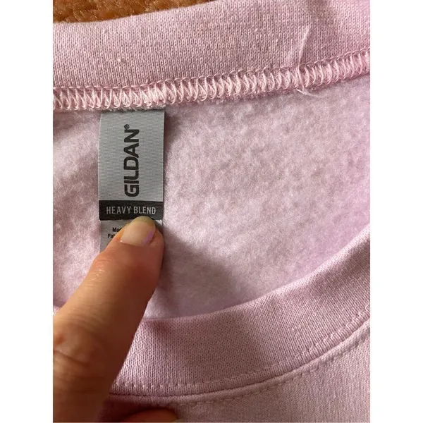 GILDAN Women’s Pink Crewneck Sweatshirt - Image 3