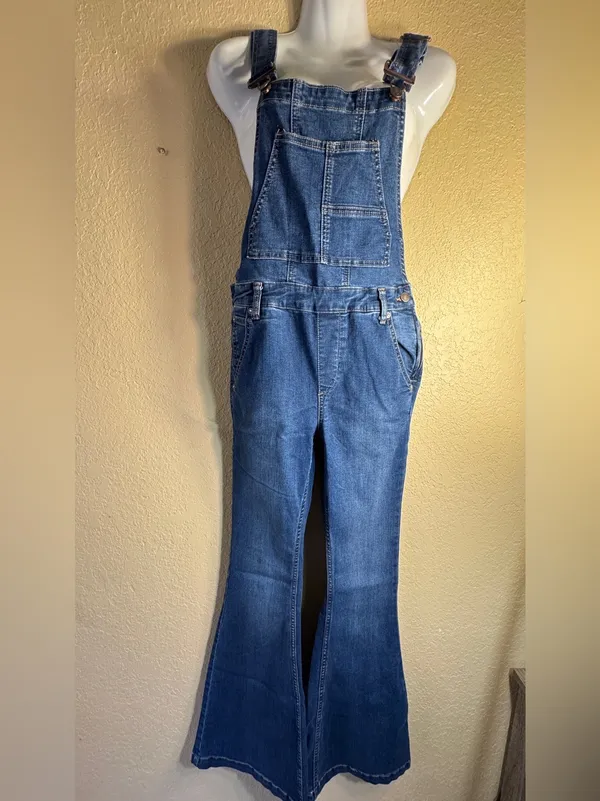 FREE PEOPLE Women's Blue Denim Overalls Jeans - Flared Leg size 27 - Image 7