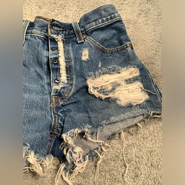 Levi's 501 Distressed Denim Women Shorts W24 - Image 3