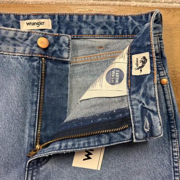 NWT Wrangler Bonnie 683 Loose Flare Jeans Women’s Size 27 32” Inseam Medium Wash - Image 12