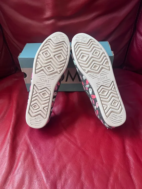 Toms Women’s Slip-On Shoes Alpargata size 9 - Image 5