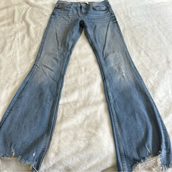 Zara Light Wash High Rise Flare Jeans Women's Size 4 - Image 7
