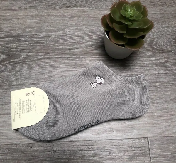 snoopy peanuts embroidered gray ankle socks - Image 4