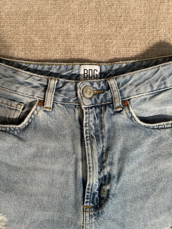 BDG Women’s Light Blue High-Rise Distressed Denim Cut Off Mom Shorts - Size 27 - Image 3