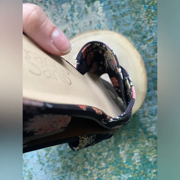Franco Sarto women’s Frisco black floral slide sandal, size 7.5M - Image 8