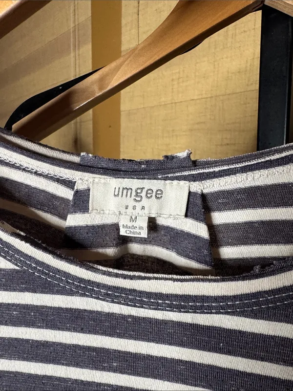 Umgee Oversized Striped Hi-Low Knit Top Medium Navy White Pocket Lagenlook - Image 3