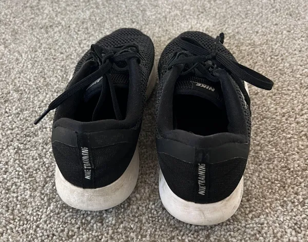 Nike Women’s Black Tennis Shoes Size 7 - Image 8