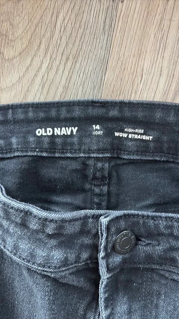 Old Navy Wow High-Rise Straight Jeans - Image 2