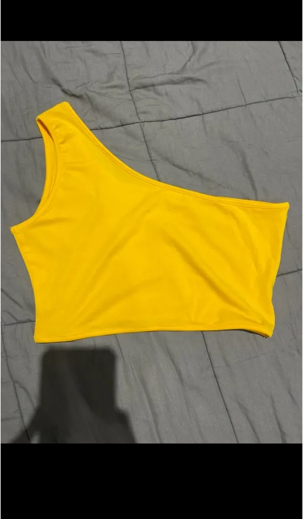 yellow two piece set medium - Image 2