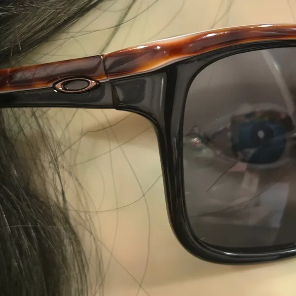 Oakley Black and Tan Sunglasses - Image 4