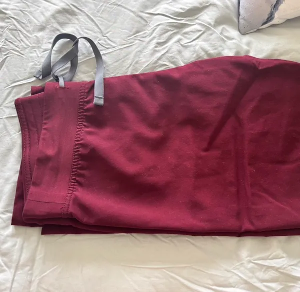 Burgundy FIGS Livingston scrub pants. Size small, regular waisted regular length - Image 2