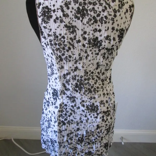 Fleur de Lis Dress -- Size Lg. - Image 5